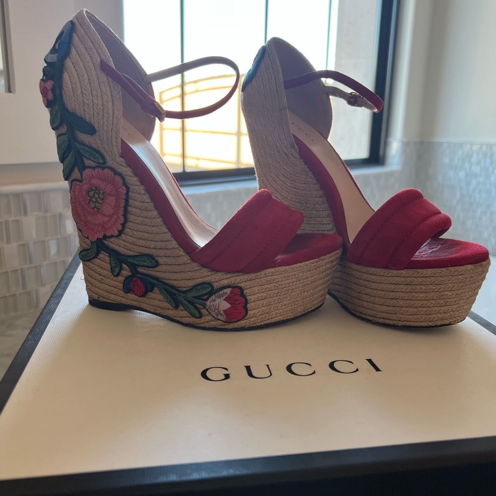 Gucci floral wedge heel size 36 - Picture 6 of 8